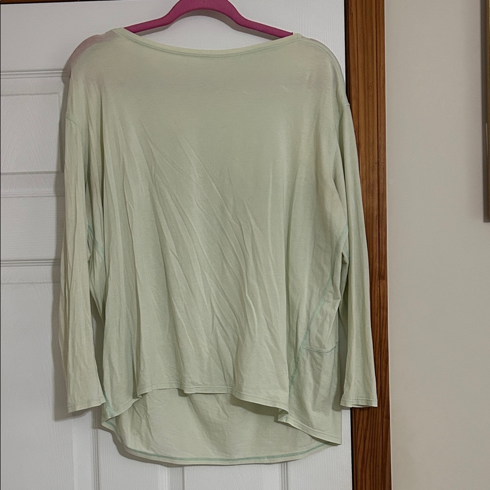 Lululemon back in action long sleeve